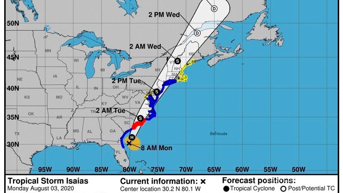 $!Isaias gana fuerza, podría golpear las Carolinas como huracán categoría 1