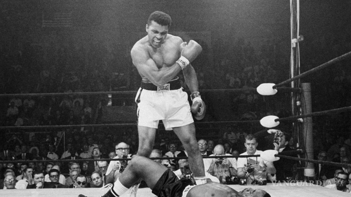 $!El boxeador estadunidense y el congoleño se midieron en el Estadio 20 de Mayo.