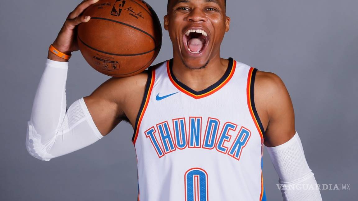 Firma Russell Westbrook nuevo contrato con los Thunder por una cifra récord