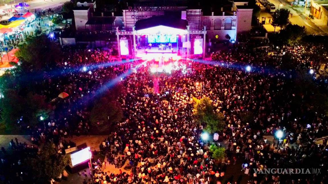 $!Miles de asistentes disfrutaron del concierto de más de tres horas y media en la ciudad.