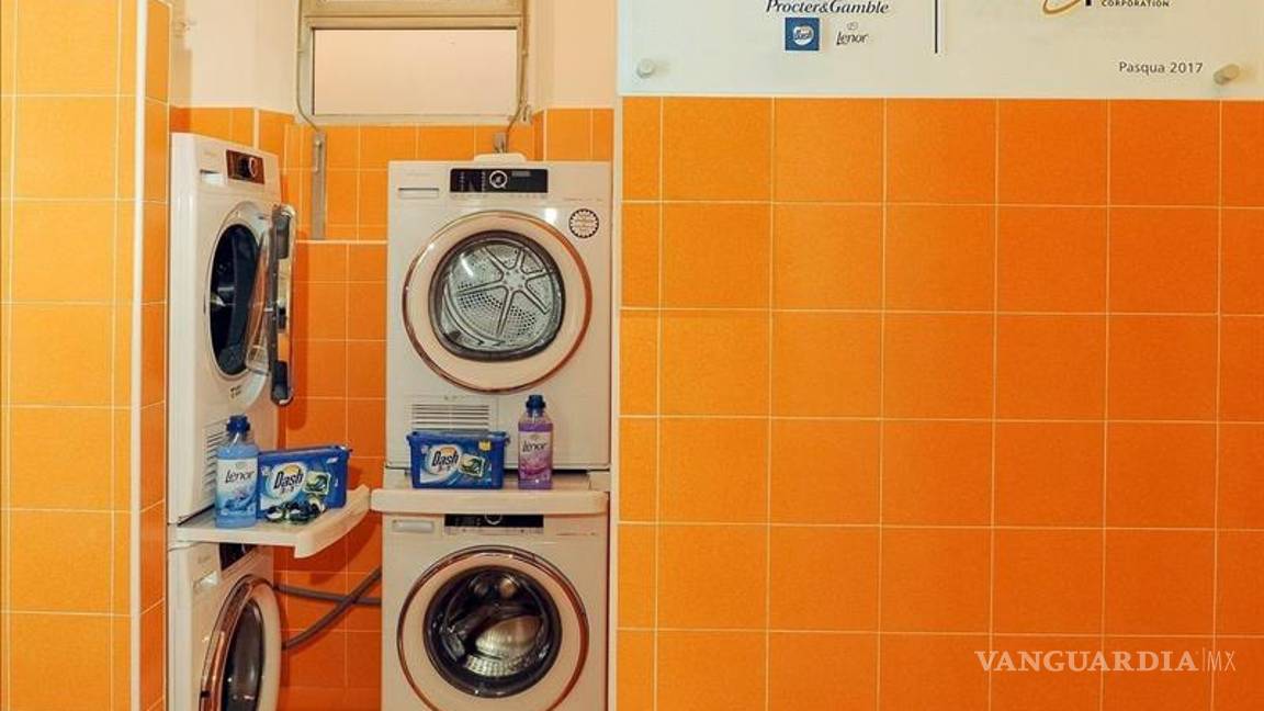 $!El Papa instala una lavandería para pobres e indigentes