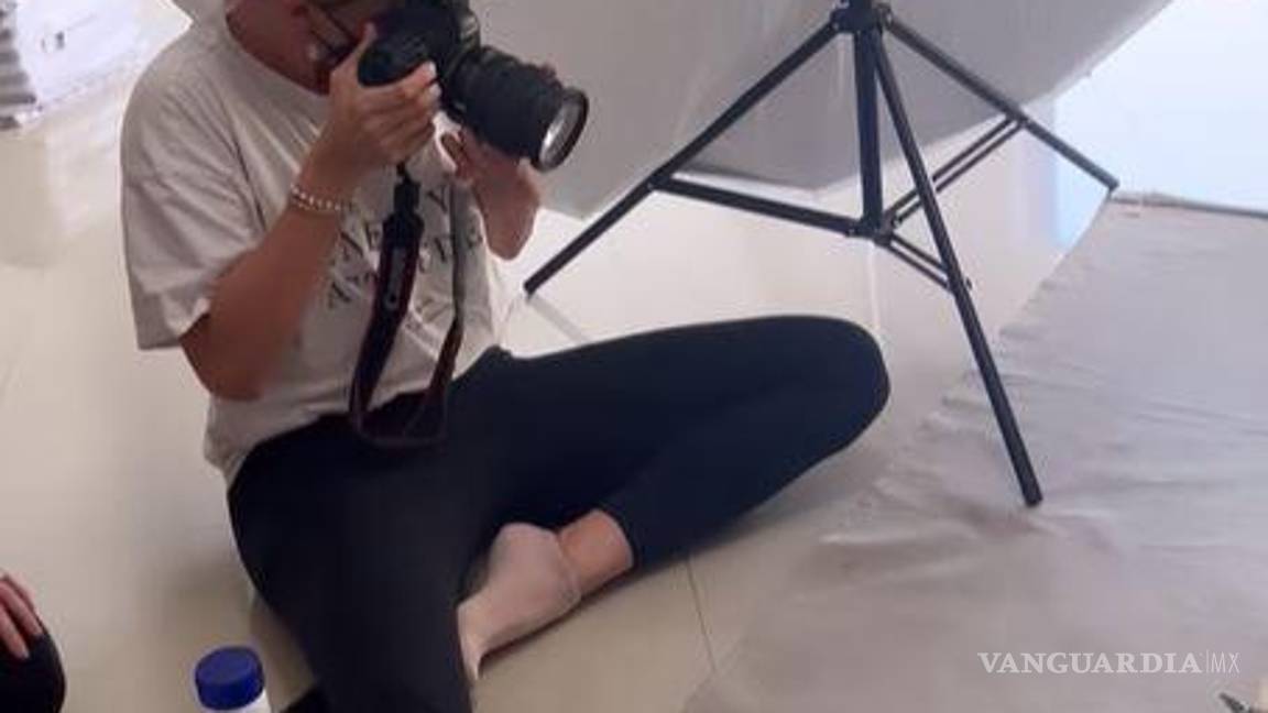 $!La profesional saltillense compartió desde sus cuentas en redes el momento de la sesión.