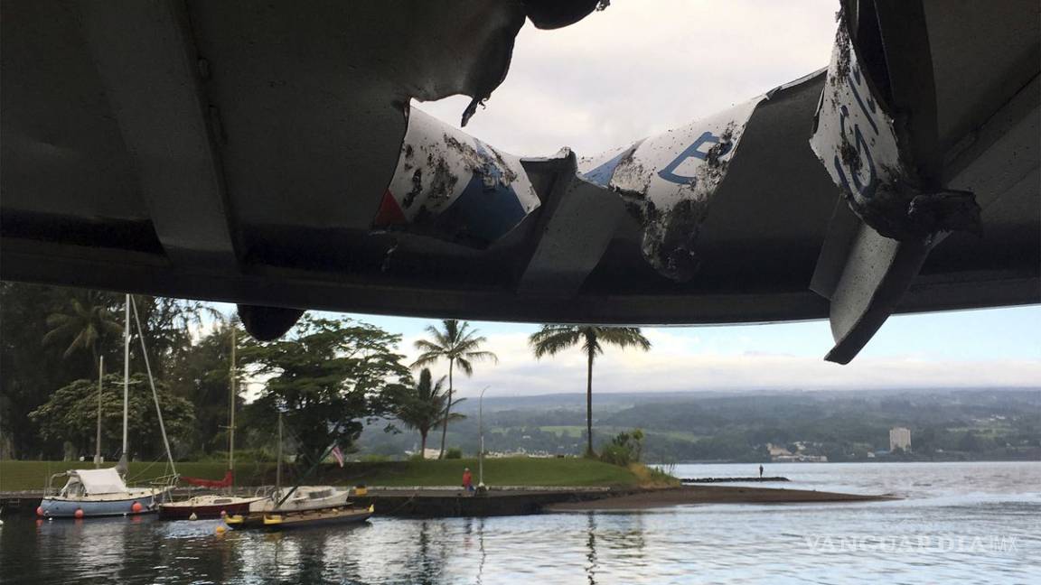 Cae lava sobre bote turístico en Hawaii; hay 13 heridos