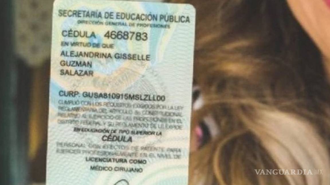 $!Ella es Alejandrina Guzmán... la hija de 'El Chapo', es cirujana y hace negocio con la imagen de su padre