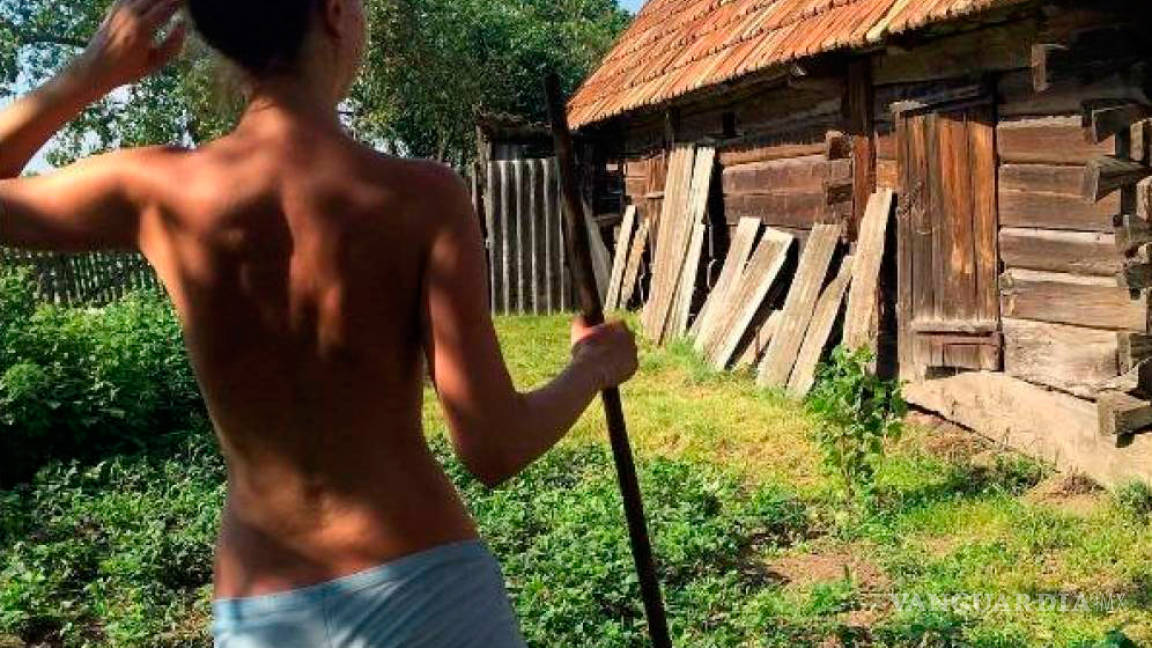 En Bielorrusia trabajan desnudos porque así lo 'ordenó' su dictador (fotos)