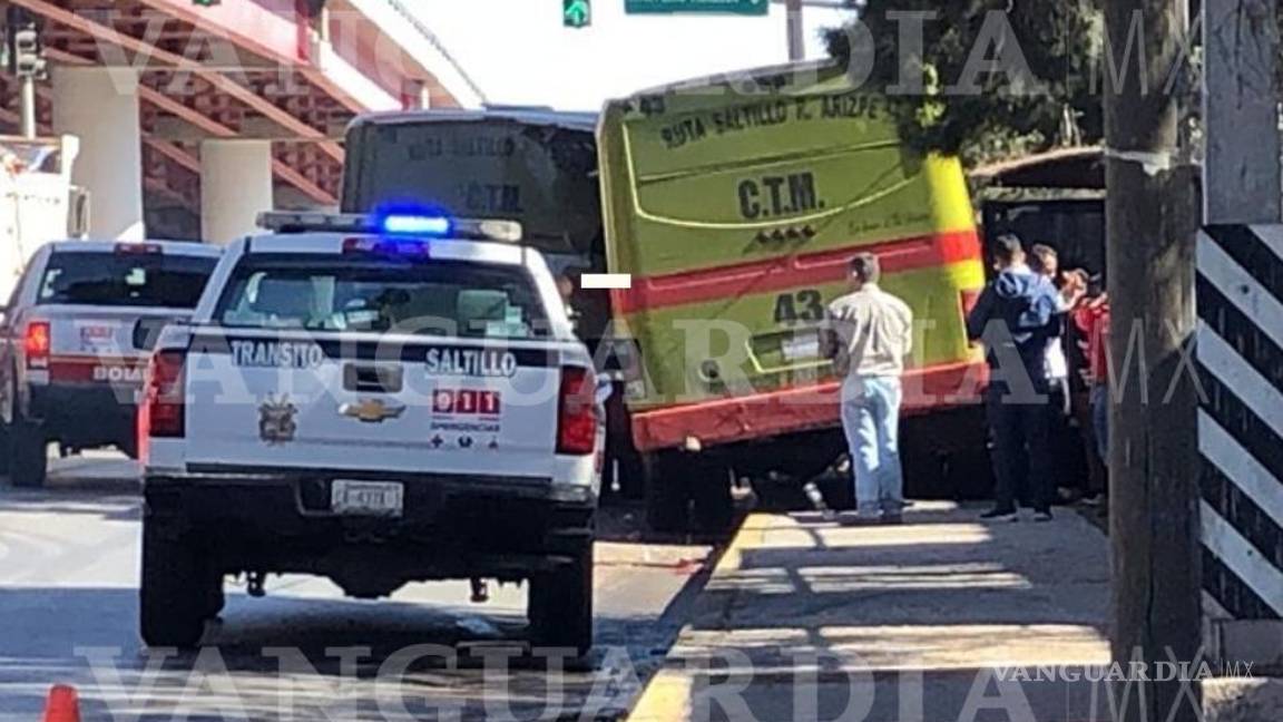 $!Camión sin frenos mata a una persona y deja 40 heridos en Saltillo