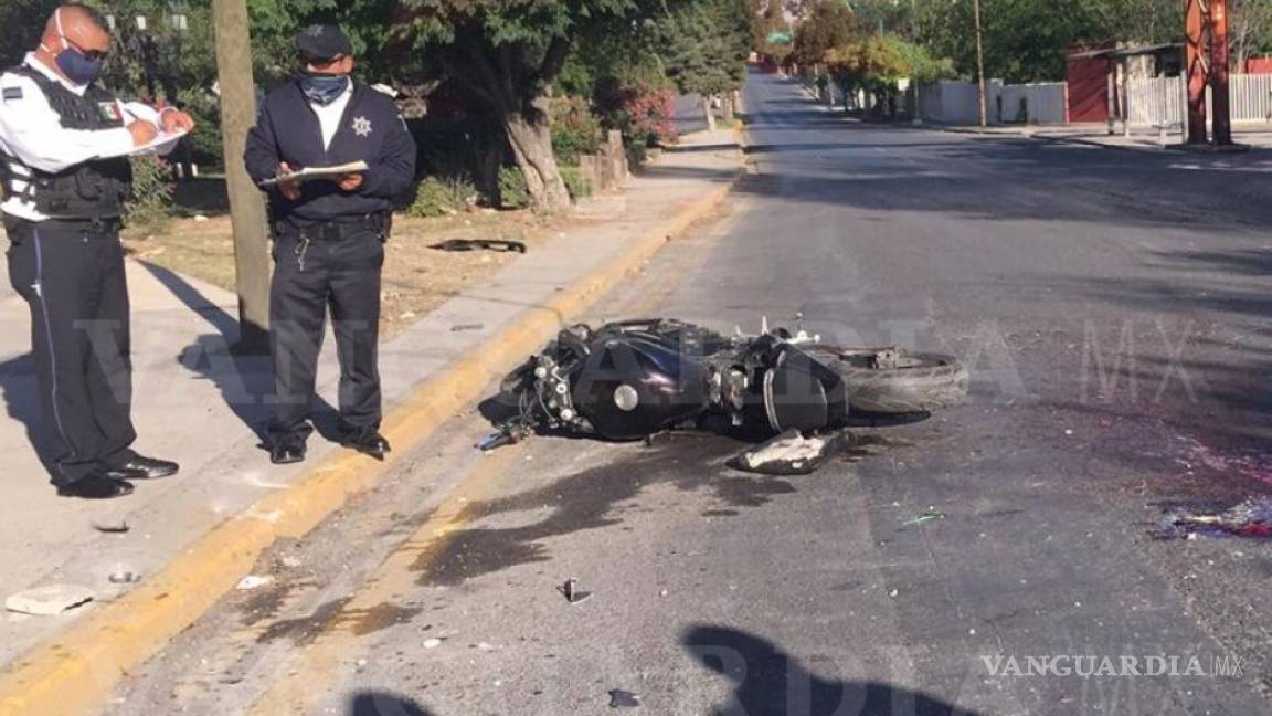En estado grave motociclista tras accidente en Saltillo; muere horas después