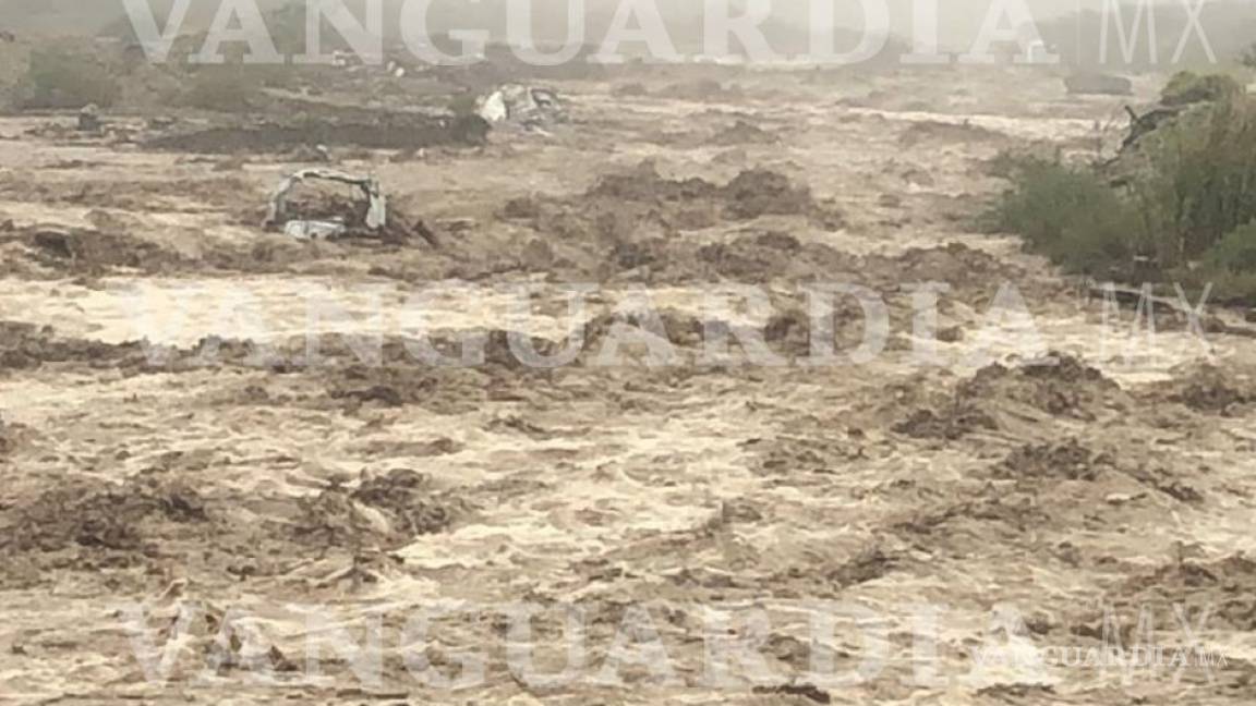 $!Hallan sin vida a mujer que fue arrastrada por arroyo en Ramos; menor de 11 años sobrevive