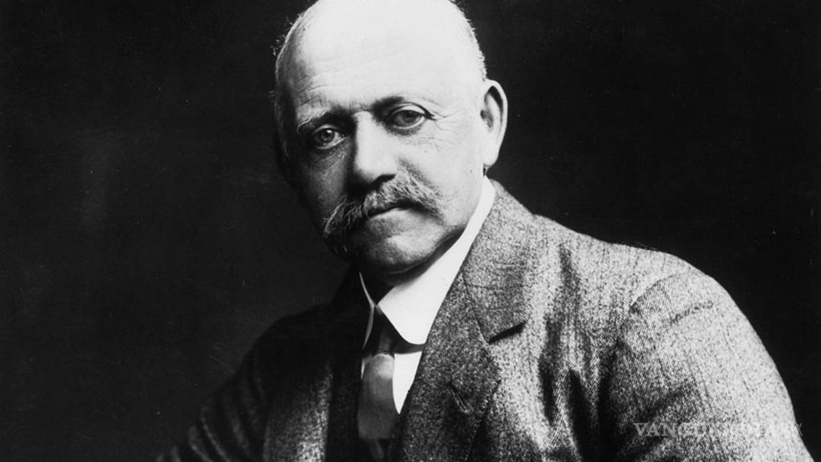 $!100 años cambiando la hora