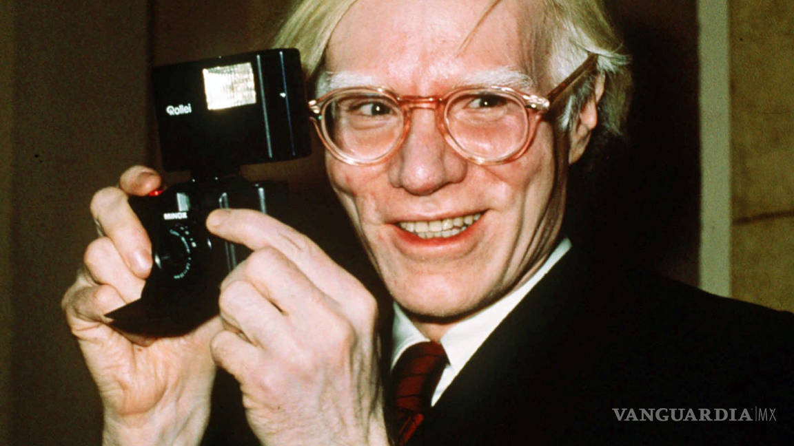 Corte apoya a fotógrafa en pleito por obras de Warhol