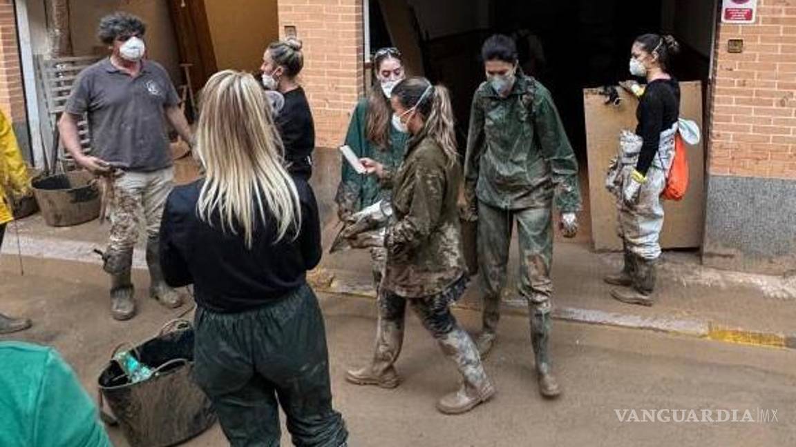 $!Voluntarios toman en sus manos el rescate de Valencia; ya suman 219 fallecidos