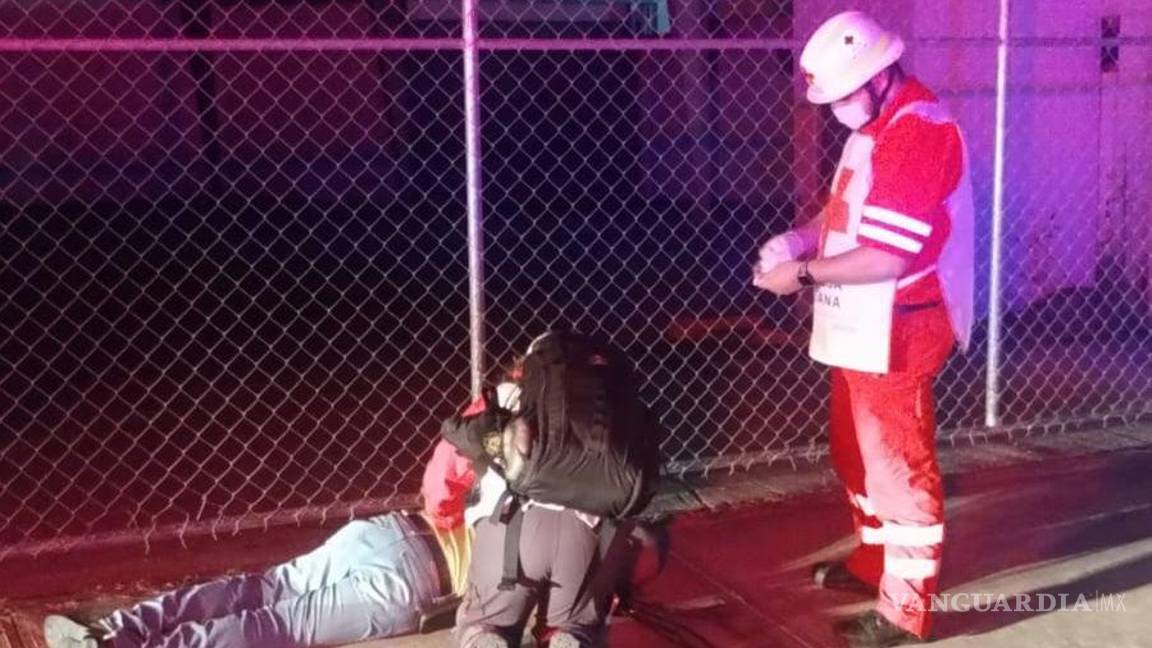 $!Paramédicos de la Cruz Roja intentaron reanimar al hombre, pero lamentablemente ya no presentaba signos vitales.