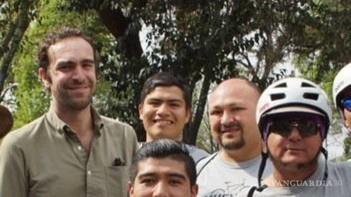 Dan de baja a dos funcionarios del programa Muévete en Bici por golpear a joven ciclista