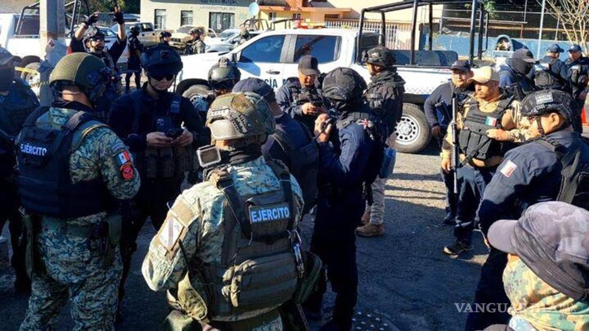 Emboscan hombres armados a policías en Michoacán; muere uno