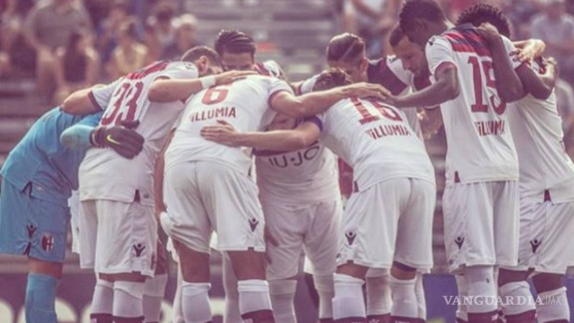 Jugadores del Bolonia llaman a aficionados aislados para mostrarles que no están solos