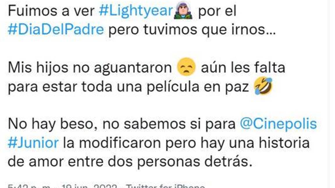$!Denuncian que Cinépolis y Cinemex cortaron beso lésbico en ‘Lightyear’