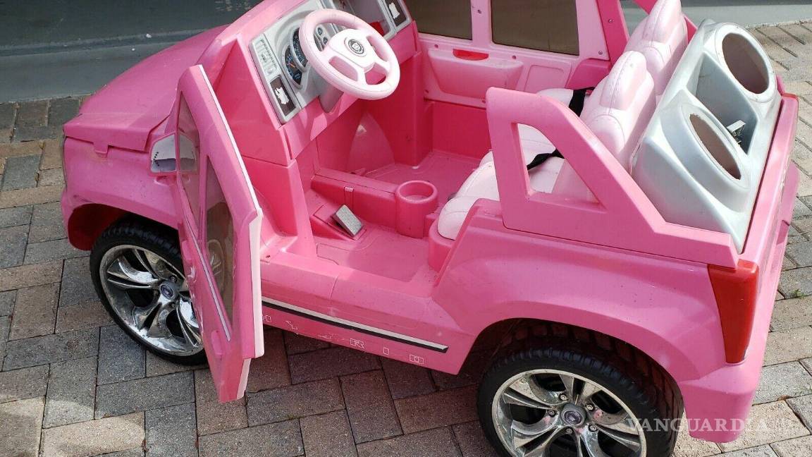 $!¿Lo has visto? Captan en las calles de Saltillo al ‘Barbie Beetle’