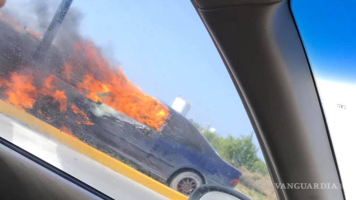 Incendian vehículo durante 'narcobloqueo' en Nuevo Laredo