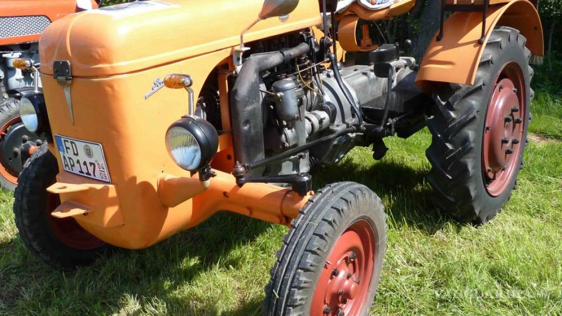 $!70 años de Porsche; dar 'voz' al Delorean, hasta tractores, 10 anécdotas en su legendaria historia