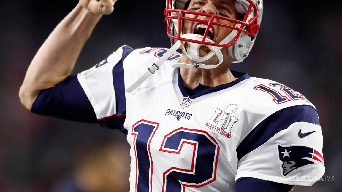 $!Tom Brady, reacciona antes del comienzo del Super Bowl LI en el estadio NRG de Houston, Texas. EFE/EPA/Larry W. Smith