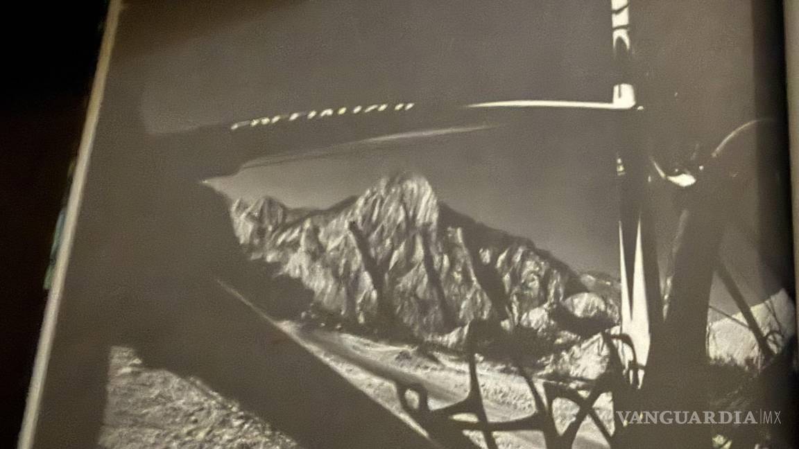 $!Con su amada bicicleta en primer plano y uno de los picos de La Huasteca. Te voy a extrañar, mi querido Shamuko.