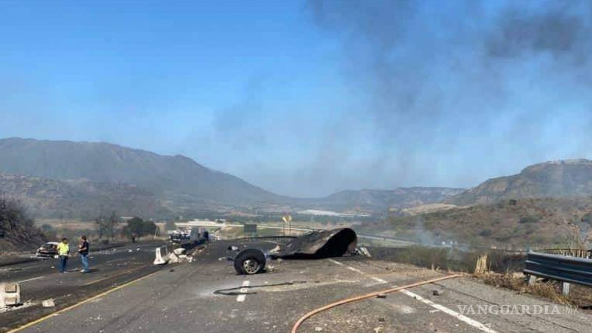 Asciende a 14 el número de muertos por explosión de pipa en la autopista Tepic-Guadalajara