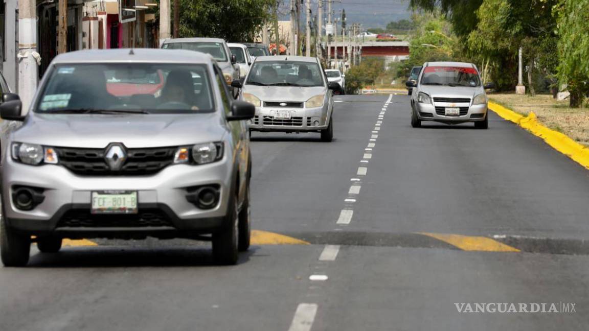 $!Carriles delimitados y calles pavimentadas, cada vez hay más en Saltillo.