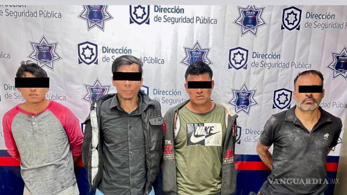 Policía de Torreón detiene a individuos con réplica de arma de fuego y sustancias prohibidas