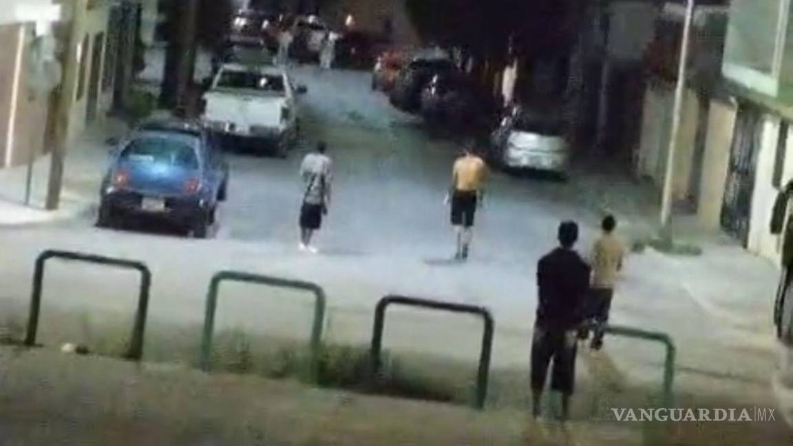 $!Al menos tres jóvenes fueron asegurados por elementos de seguridad y trasladados a las celdas municipales.