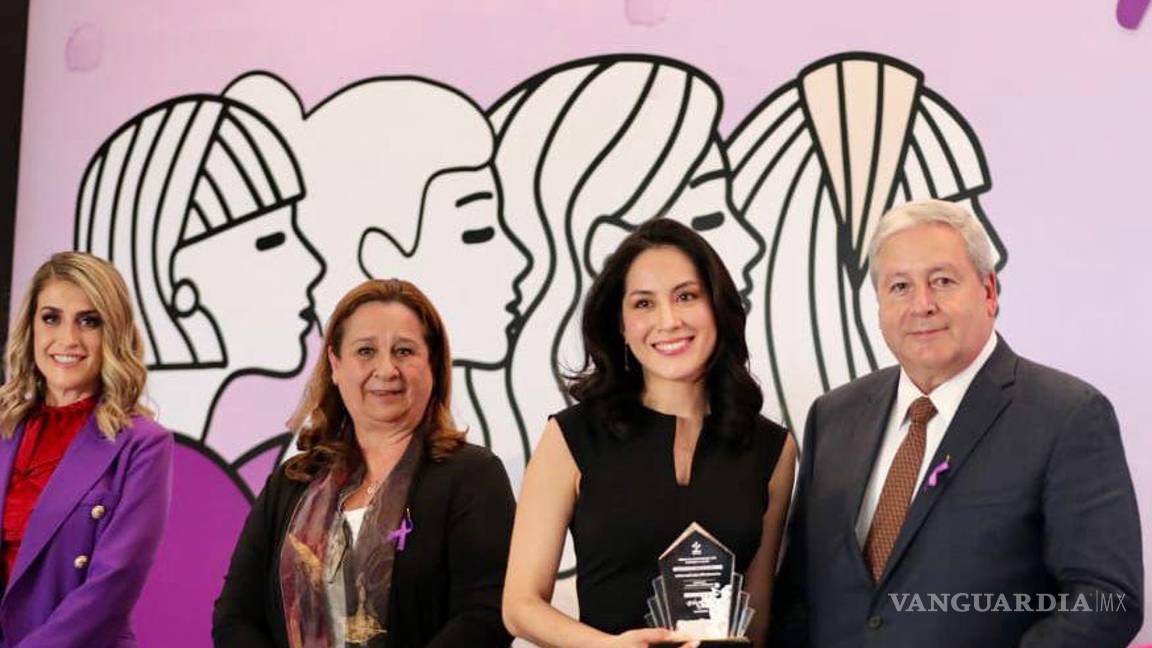 $!Lourdes Morales Oyervides, Ingeniera Química, recibió el premio en la categoría Académica y/o Científica.