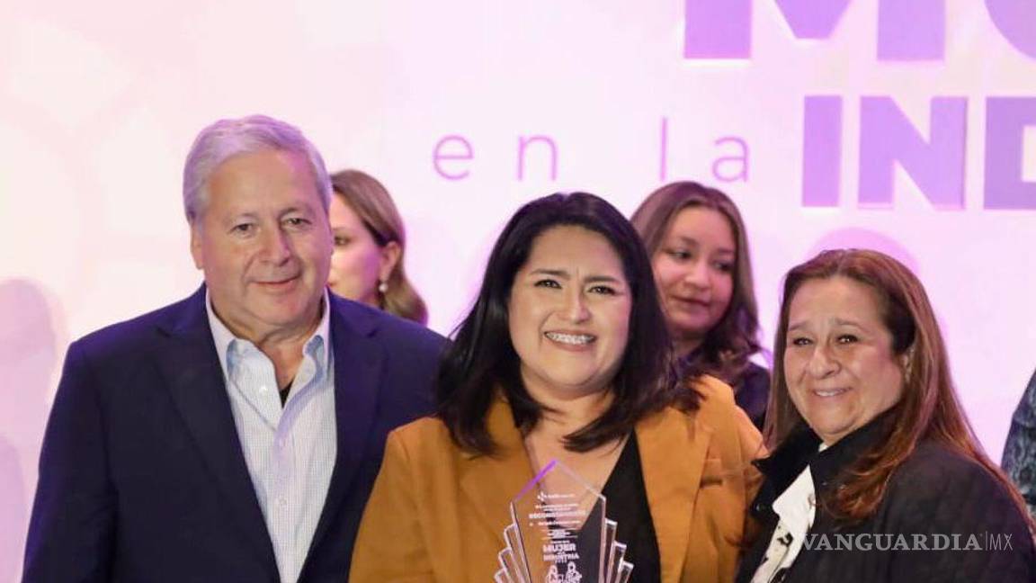 $!Entrega Alcalde a 8 brillantes saltillenses el Premio de la Mujer en la Industria 2023
