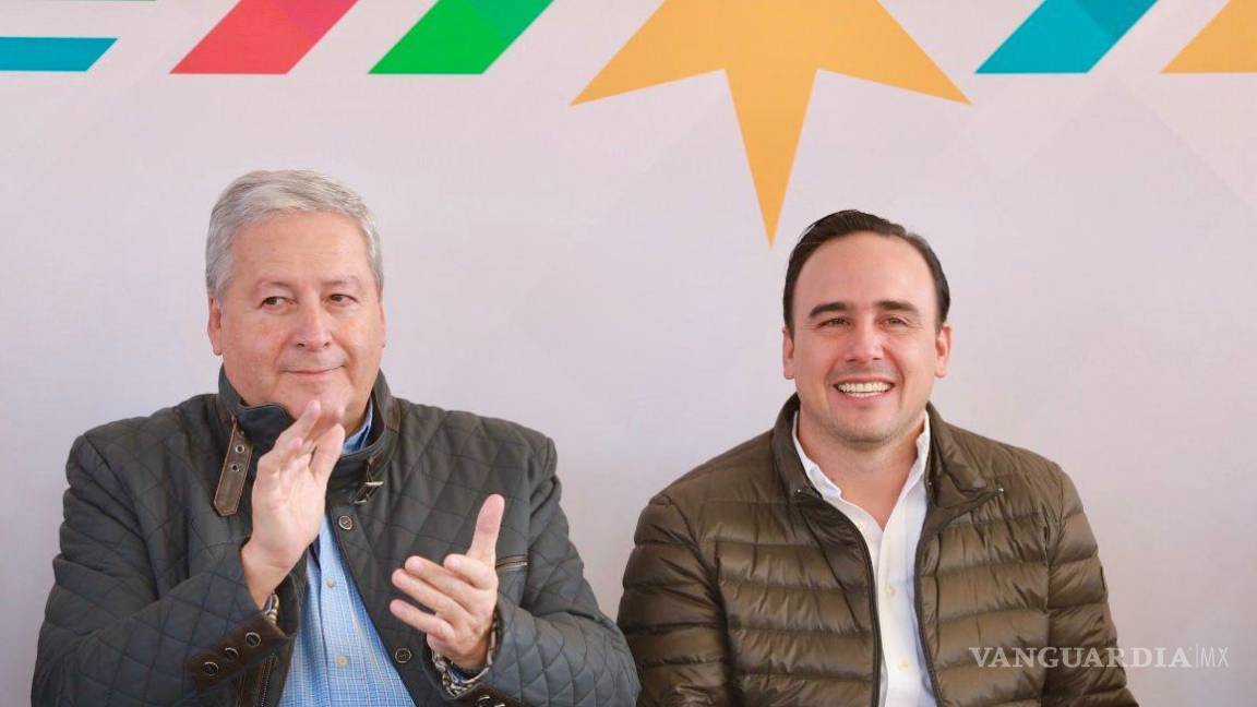 $!El gobernador Manolo Jiménez acompaña al Alcalde de Saltillo.