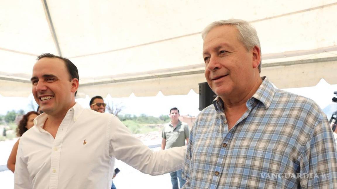 $!El alcalde José María Fraustro Siller expresa su gratitud al gobernador Manolo Jiménez Salinas por su respaldo en la implementación de políticas públicas que han transformado a Saltillo.