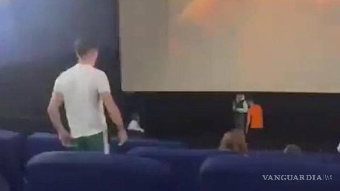 Película de Garfield con pelea incluida; boxeador somete a otro porque agredió a su pareja (video)