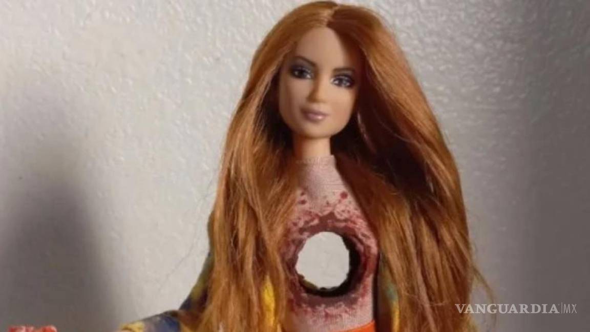 $!La muñeca está vestida igual que Shakira en el video de “Monotonía”. (FOTO: INTERNET)