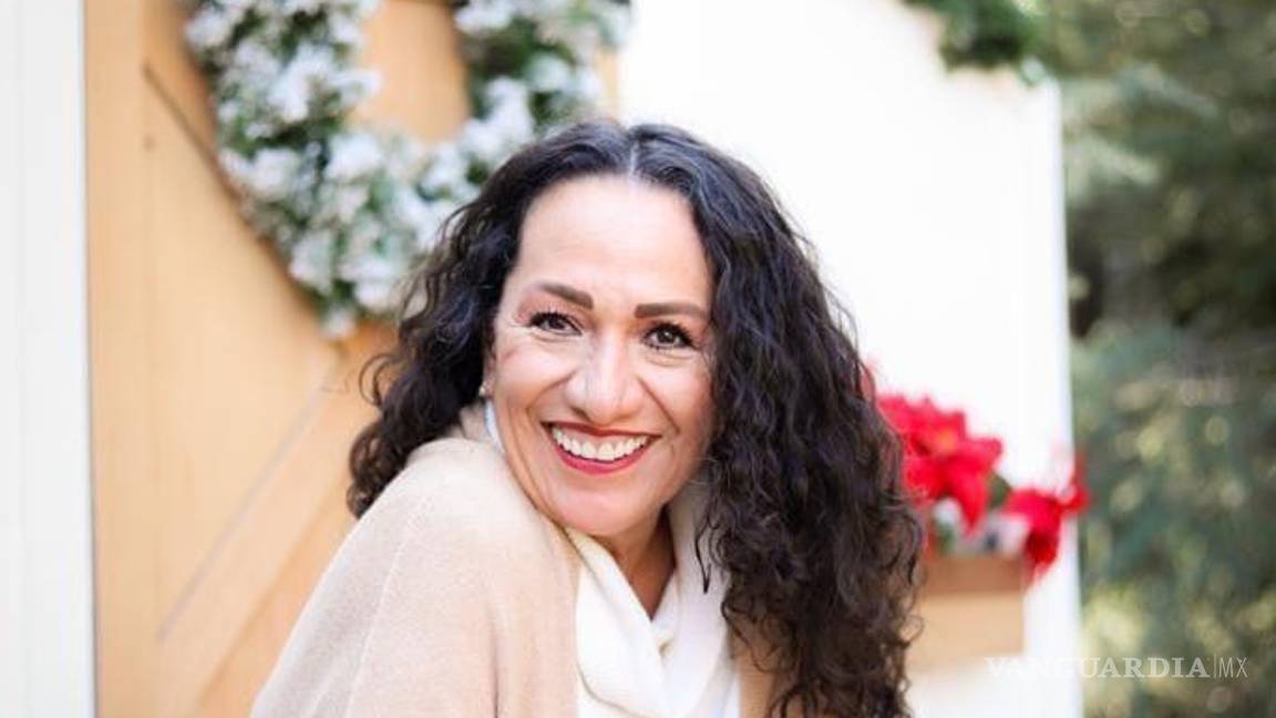 $!La ganadora de la categoría Cultural fue María Isabel Vallejo González y en su representación recibió el premio su hija Regina Isabel García Vallejo.