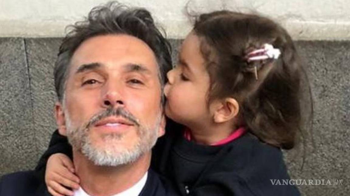 $!Sergio Mayer es un abuelo muy presente en la vida de su nieta Mila.
