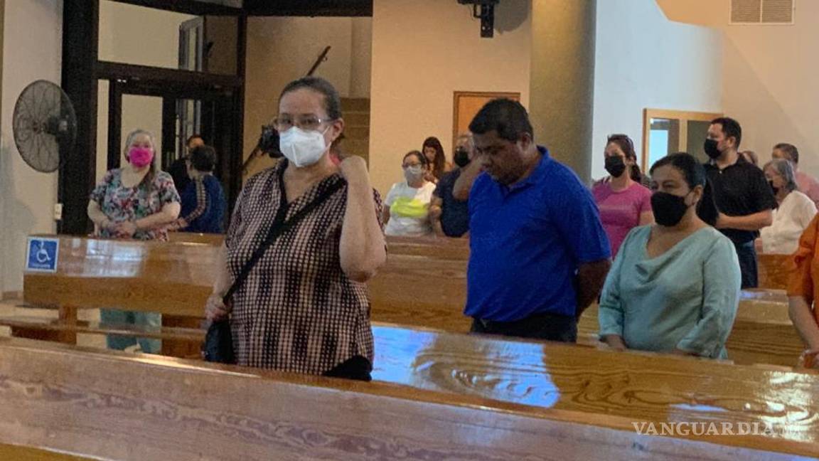 Celebran misa en memoria de Debanhi Escobar en Nuevo León; “estamos hablando aquí de secuestro”, aseveró su padre tras resultados