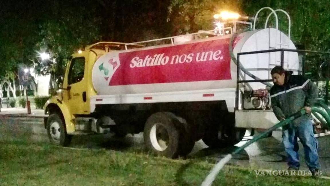 Áreas verdes de Saltillo son regadas con agua tratada