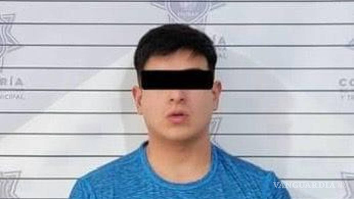 $!Eduard Brian, detenido en la colonia Valle Dorado con más de 500 gramos de mariguana, fue señalado como distribuidor de droga mediante redes sociales; su arresto derivó en el cateo que reveló una mayor cantidad del estupefaciente.