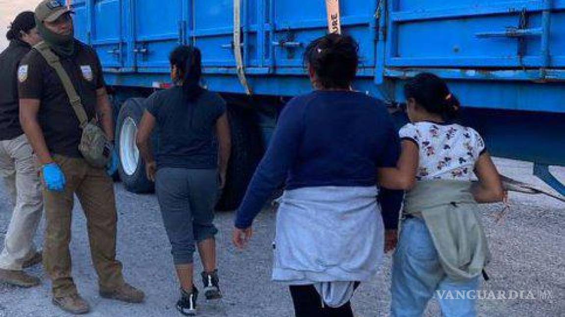 Rescatan a 63 migrantes en retén en Chihuahua