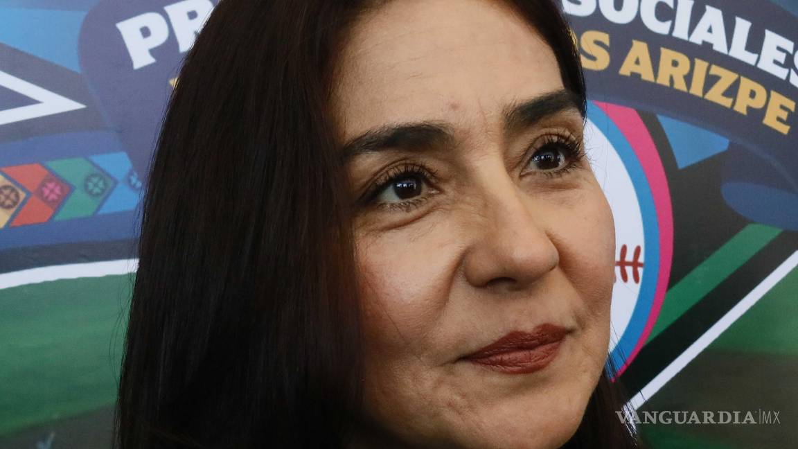 $!“Esperamos llenar el estadio y superar la meta del año pasado”, expresó la presidenta del DIF Ramos Arizpe durante la presentación.