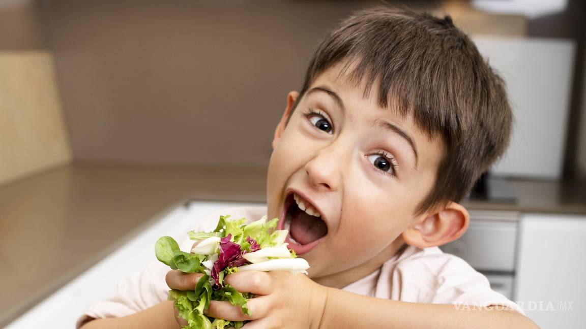 $!A los pequeños se les puede compartir el amor e interés por comer sano.
