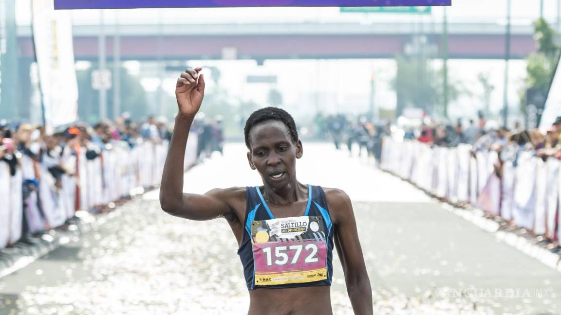 $!Dorcas Jeruto se encargó de dominar en el ramo femenil y se vistió de oro.