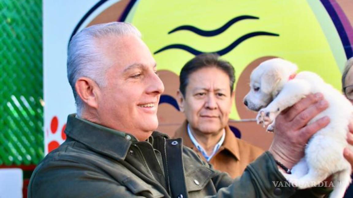 Román Cepeda entrega obra de rehabilitación en Centro de Control Canino de Torreón