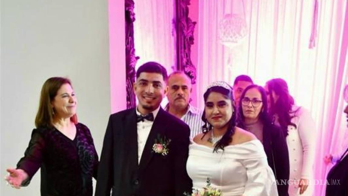 $!Las parejas llegaron a tiempo para su cita más importante.