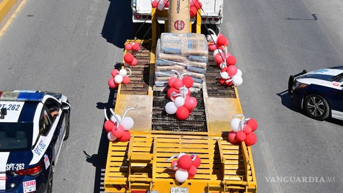 $!Integrantes de la CMIC Coahuila Centro Norte celebran con una caravana de maquinaria para mostrar la fortaleza de la industria en la región.