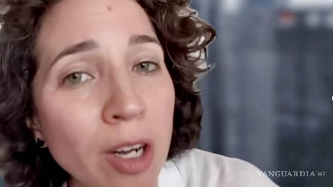 $!Ahora, Ximena “renace” como activista y feroz crítica del tal Samuel. Pos no lo defendías cuando cobrabas como burócrata del gobierno estatal?