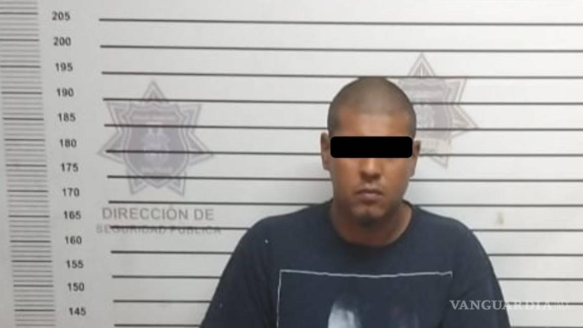 $!Detienen a conductor de camioneta robada en Saltillo