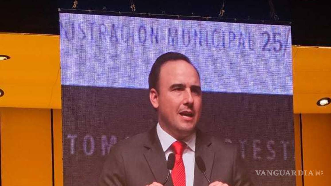 $!El Gobernador destacó la importancia de trabajar en equipo para detonar el desarrollo de Torreón y fortalecer la seguridad en la región.